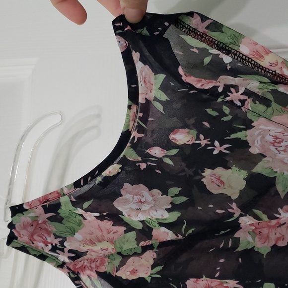 American Rag Flowered Top - Picture 2 of 3